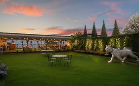 Summit Namnang Courtyard & Spa Near Mg Marg